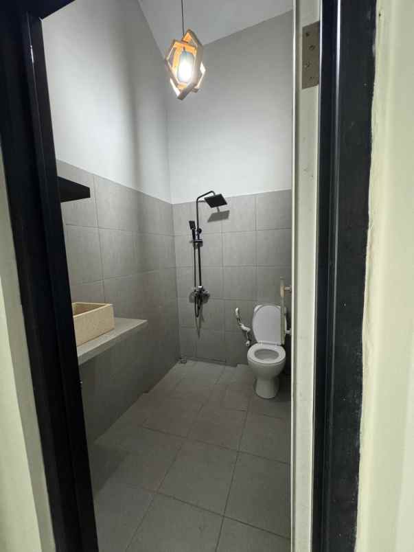 dijual rumah rangkapan jaya pancoran