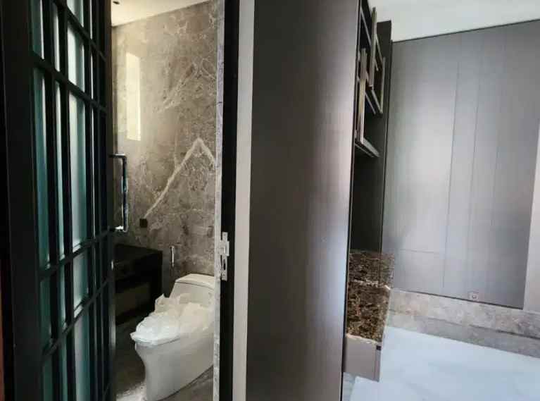 dijual rumah regency 21