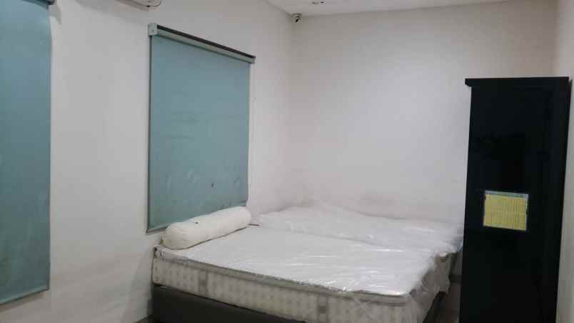 dijual rumah rumah di green lake city