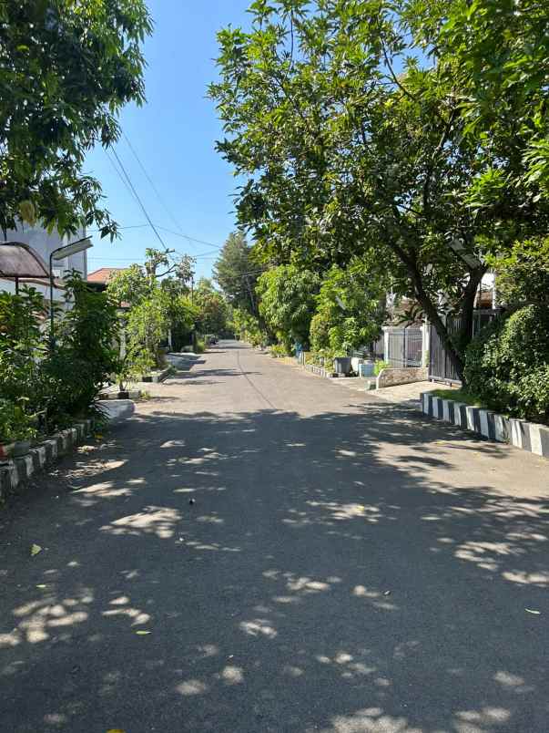 dijual rumah rungkut asri