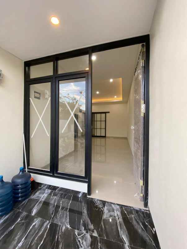 dijual rumah rungkut mapan