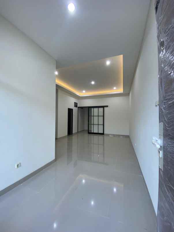 dijual rumah rungkut mapan