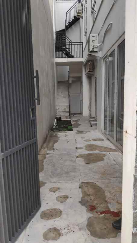 dijual rumah san antonio pakuwon city
