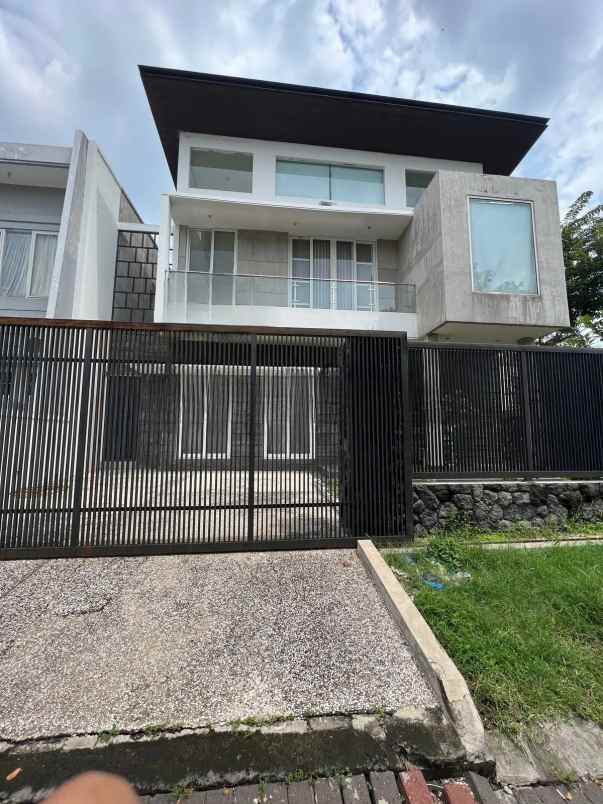 dijual rumah san antonio pakuwon city
