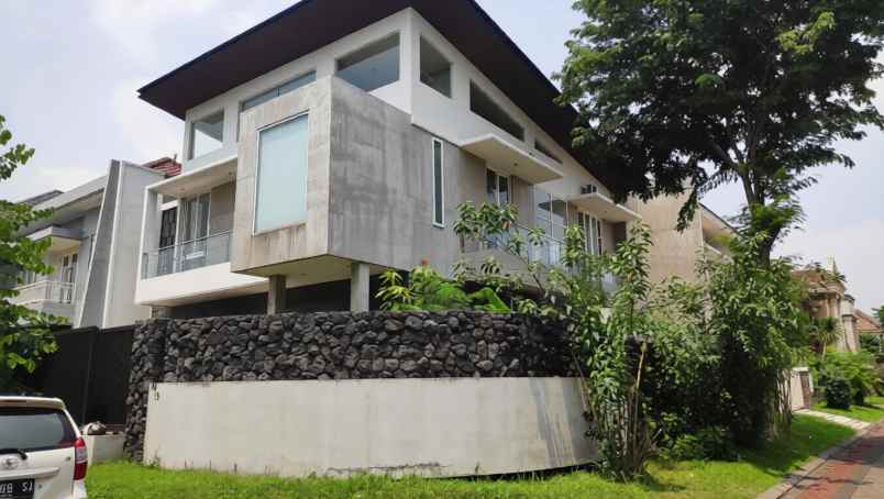 dijual rumah san antonio pakuwon city