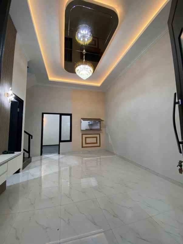 dijual rumah sawojajar 1