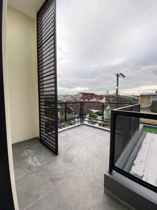 dijual rumah sawojajar 1