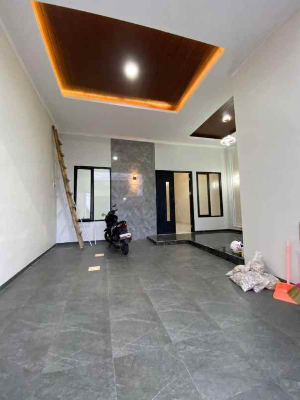 dijual rumah sawojajar 1