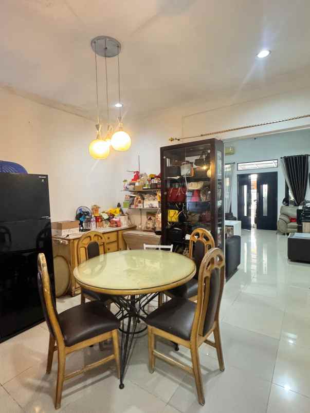 dijual rumah sektor 1c