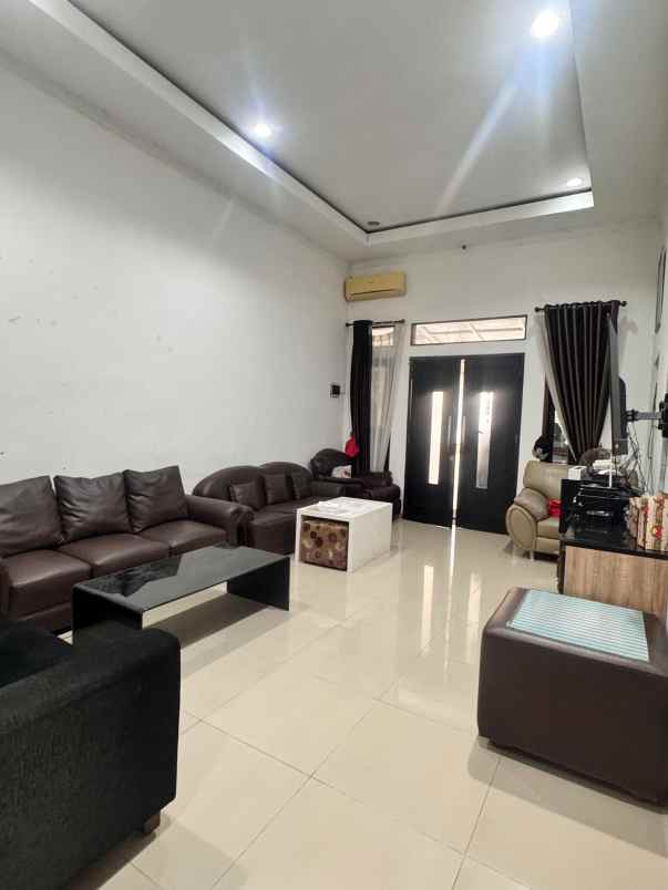 dijual rumah sektor 1c