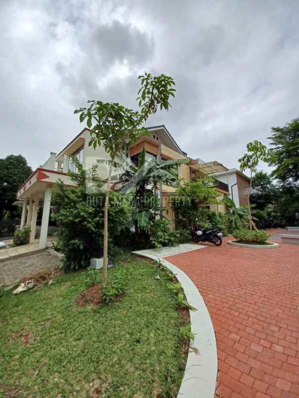 dijual rumah semi furnished di bintaro