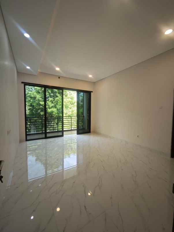 dijual rumah sentul city cluster santorini