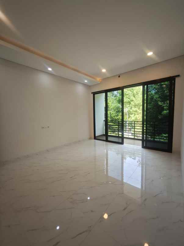 dijual rumah sentul city cluster santorini