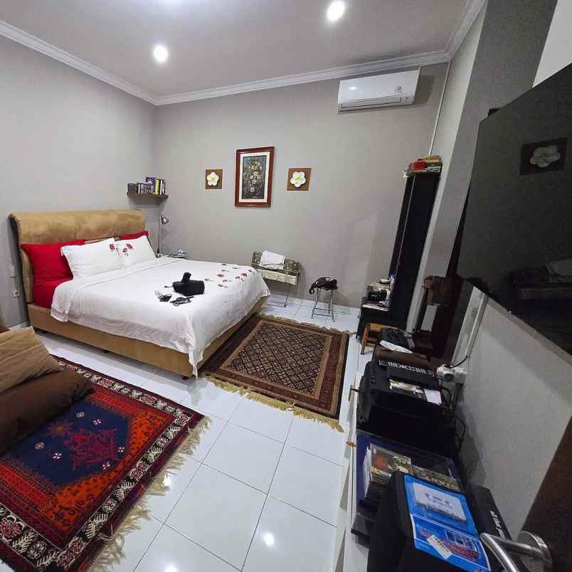 dijual rumah setiabudi regency