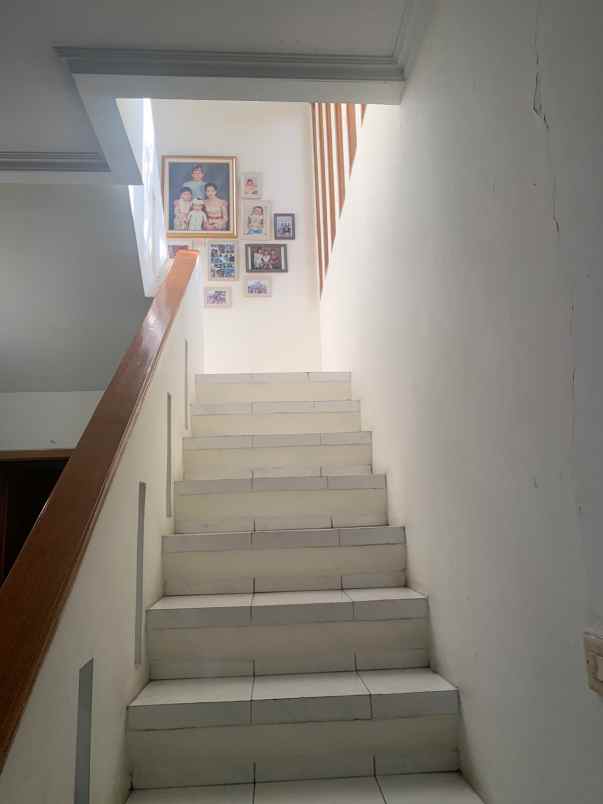 dijual rumah setra duta cemara bandung