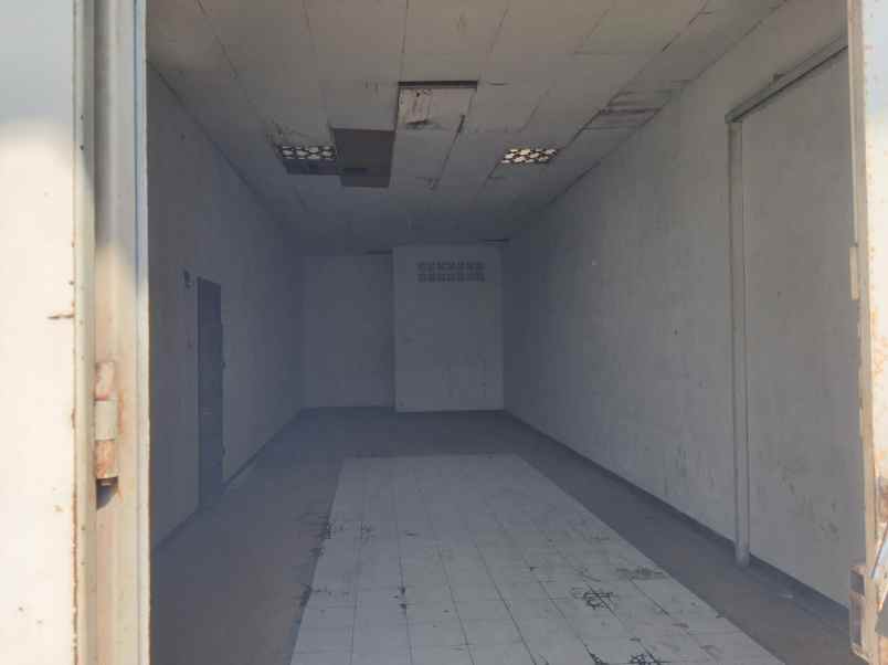 dijual rumah showroom di cirebon