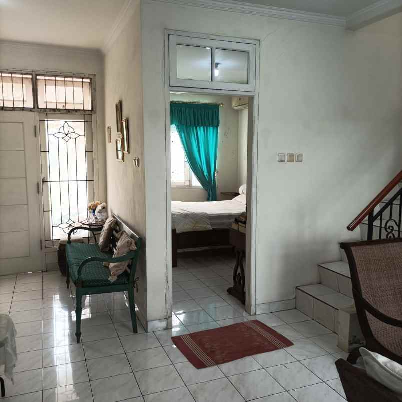 dijual rumah siap huni di perum legenda wisata