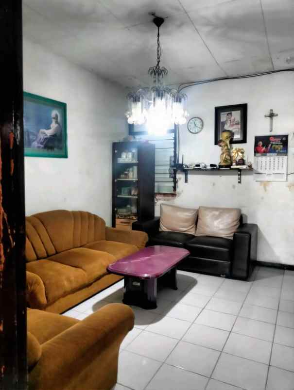 dijual rumah simpang darmo permai selatan