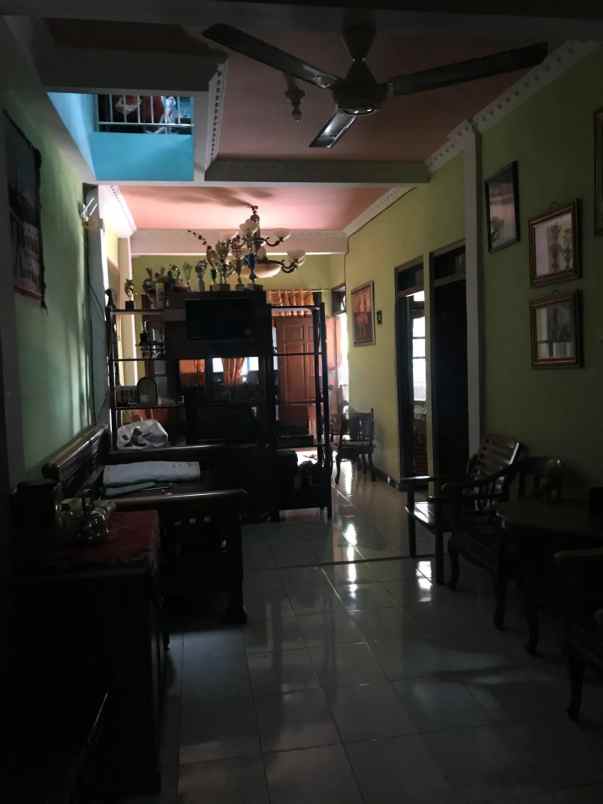 dijual rumah simpang darmo permai selatan