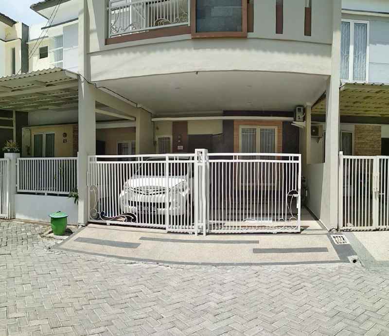 dijual rumah simpang darmo regency