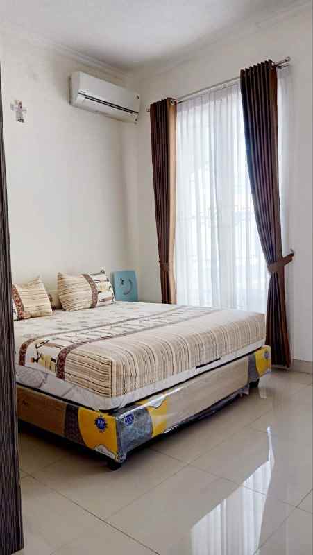 dijual rumah simpang darmo regency