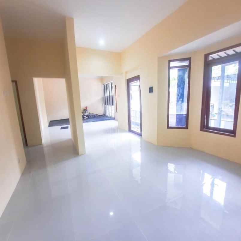 dijual rumah sleman city hall