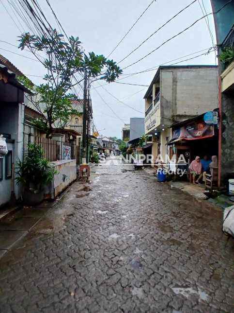 dijual rumah srengseng sawah