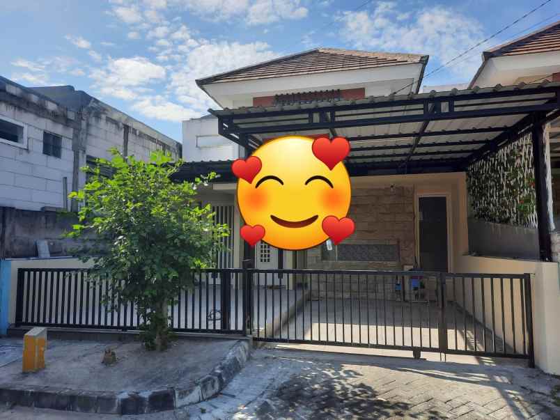 dijual rumah strategis surabaya pusat