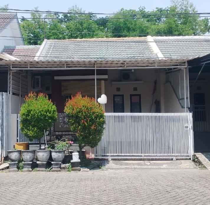 dijual rumah sukolilo dian regency