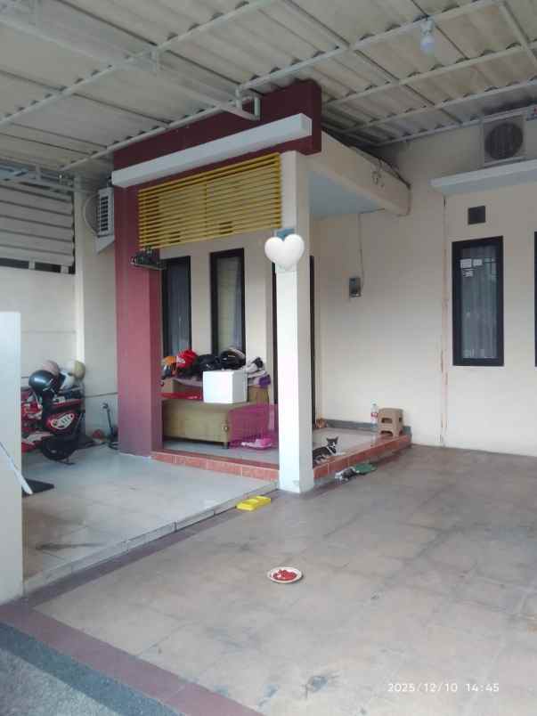 dijual rumah sukolilo dian regency