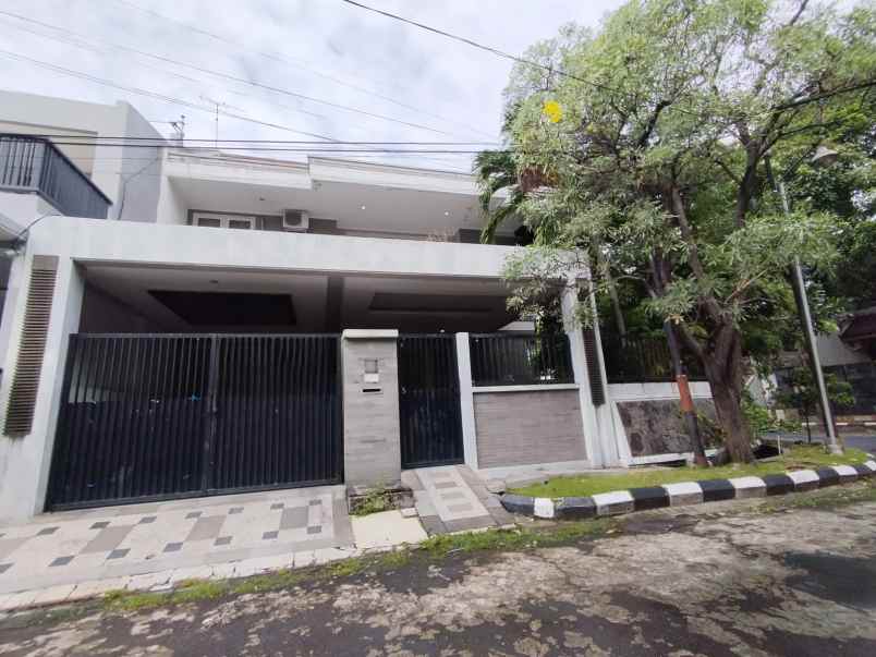 dijual rumah sutorejo prima