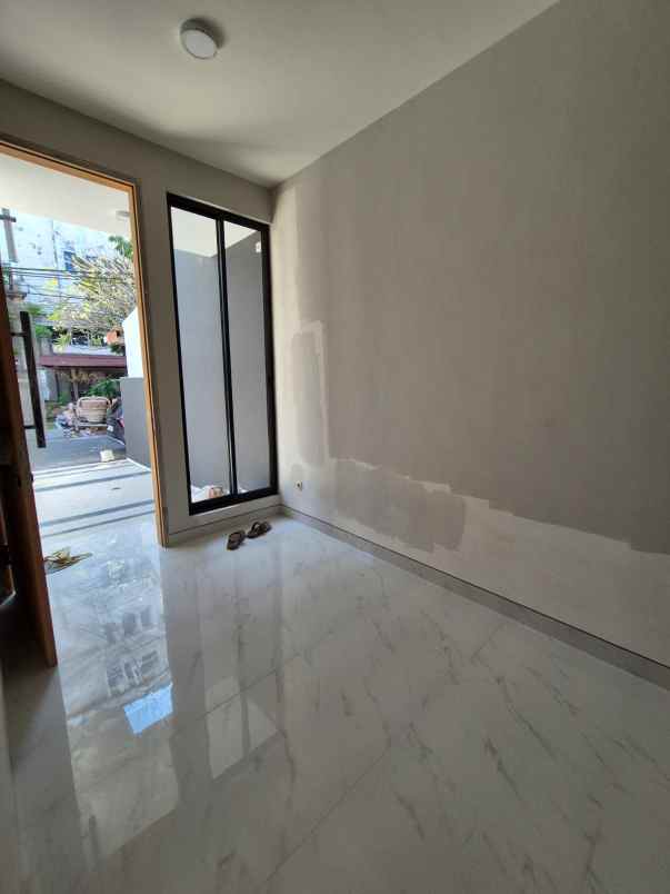 dijual rumah sutorejo prima utara