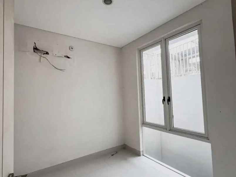 dijual rumah suvadiva grand island