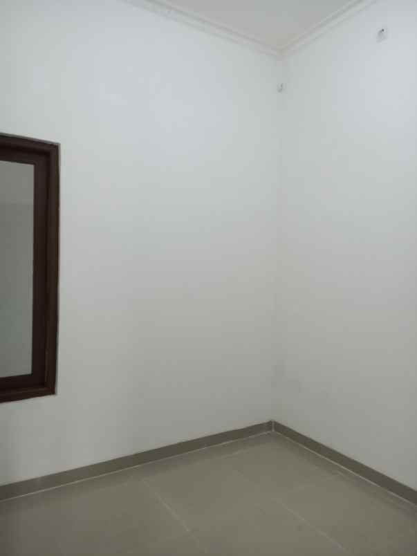 dijual rumah taman harapan baru kota