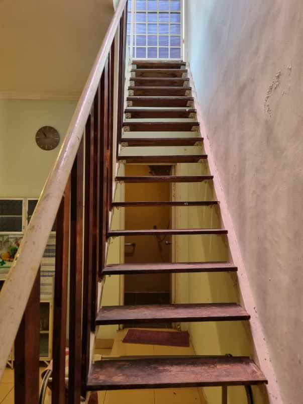 dijual rumah taman meadow green blok c4