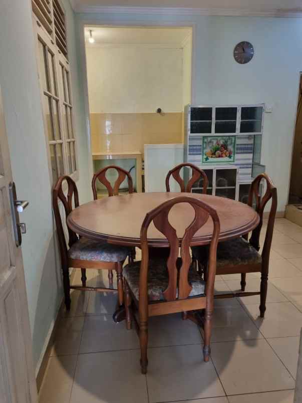 dijual rumah taman meadow green blok c4