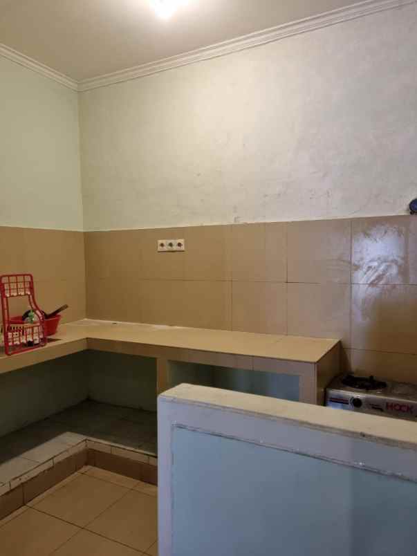 dijual rumah taman meadow green blok c4