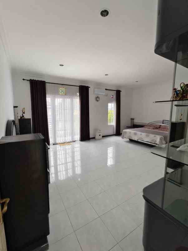 dijual rumah taman ratu dian istana