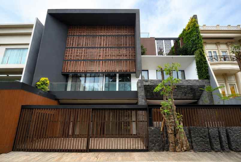 dijual rumah trimaran permai pik1