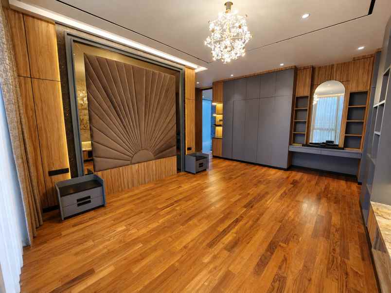 dijual rumah trimaran permai pik1