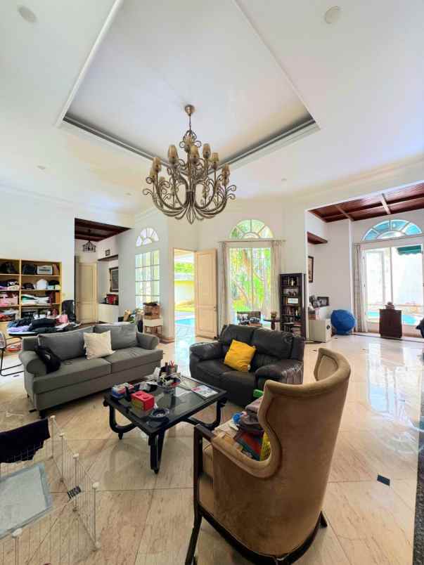 dijual rumah villa cinere mas