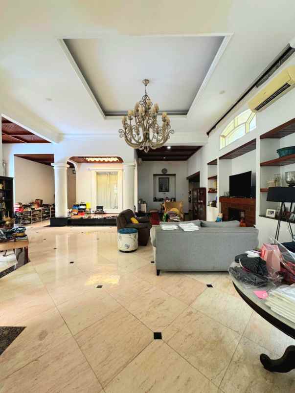 dijual rumah villa cinere mas