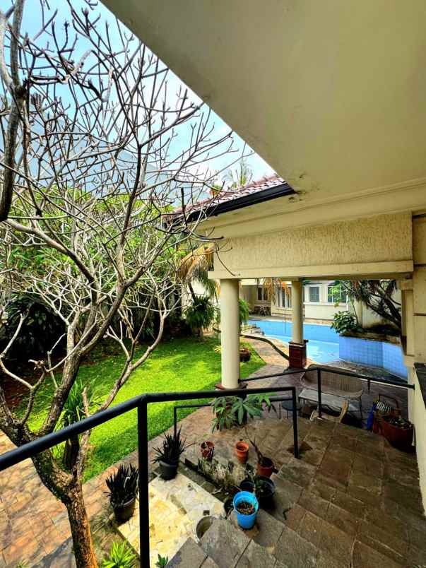 dijual rumah villa cinere mas