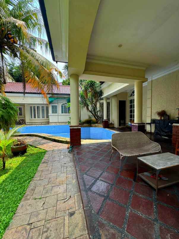 dijual rumah villa cinere mas