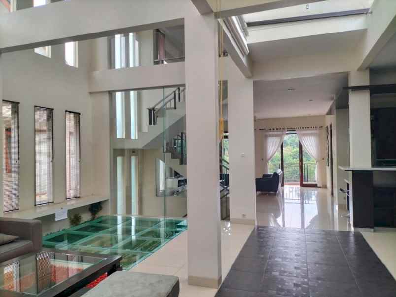 dijual rumah villa dago pakar resort bandung