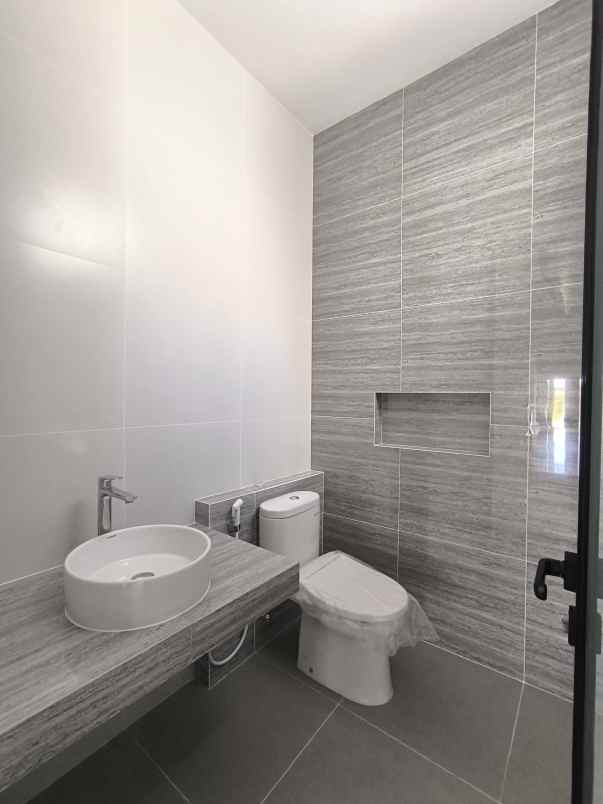 dijual rumah waterfront citraland