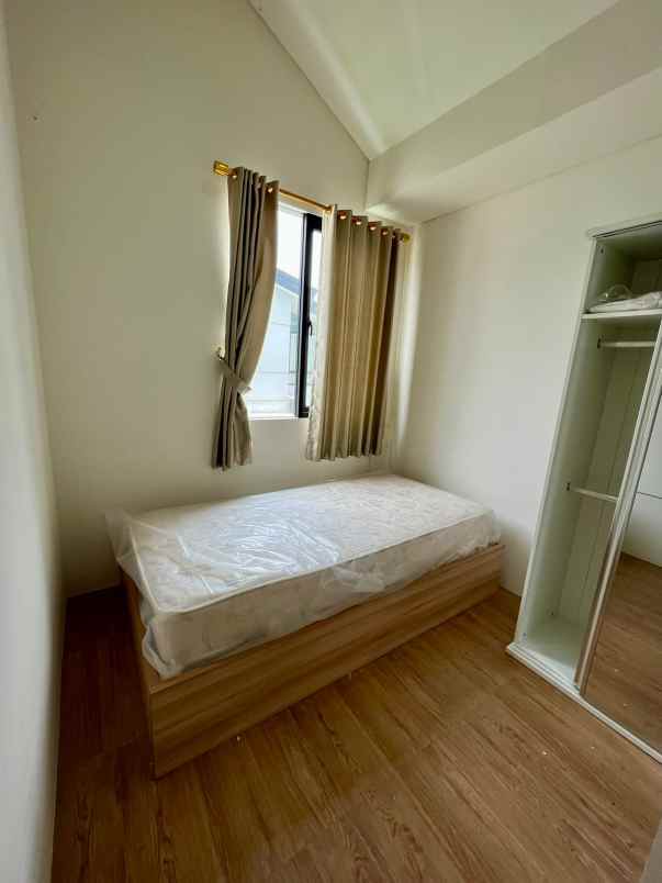 dijual rumah waterfront estate lippo cikarang selatan