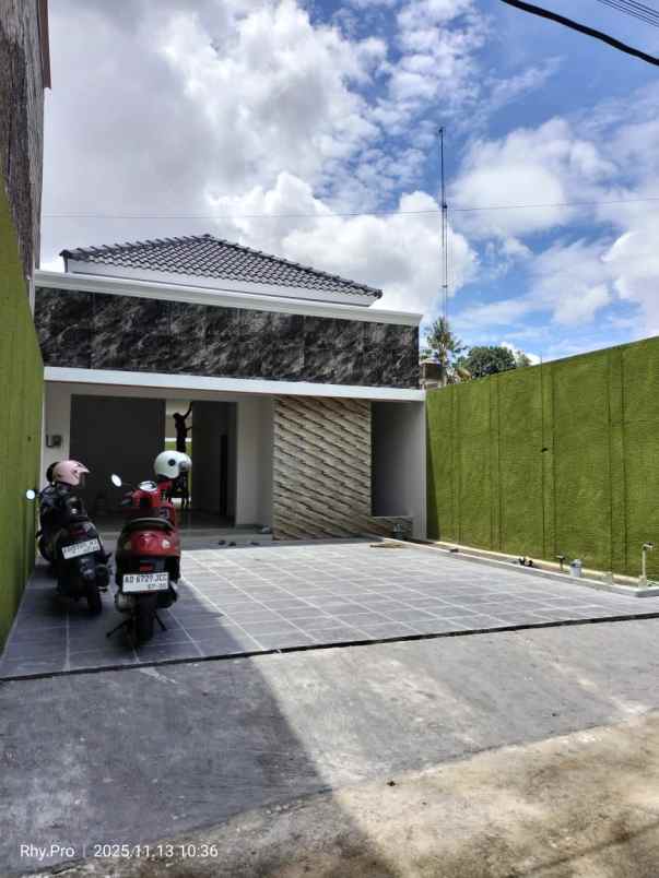 dijual rumah wedomartani ngemplak