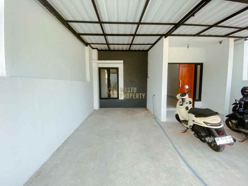 dijual rumah wirokerten