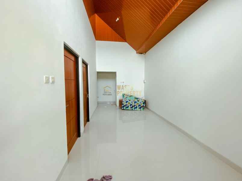 dijual rumah wirokerten